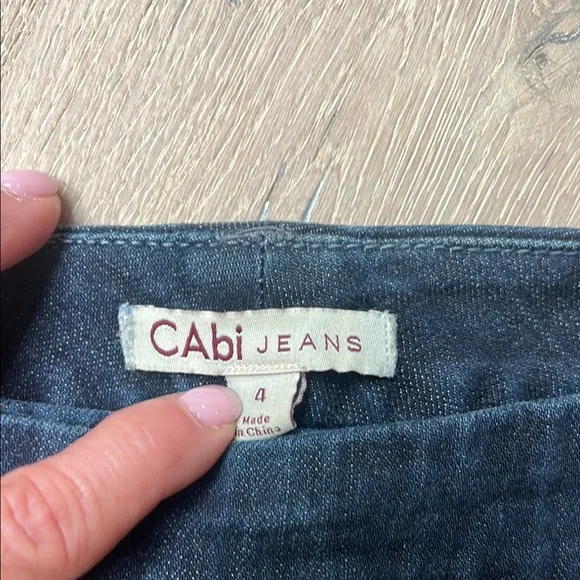 Cabi Bermuda denim shorts #891. Size 4 - Picture 2 of 4